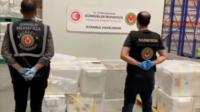 Ticaret Bakanlığı gümrük muhafaza ekipleri, İstanbul Havalimanı'nda gerçekleştirdiği operasyonda 455,2