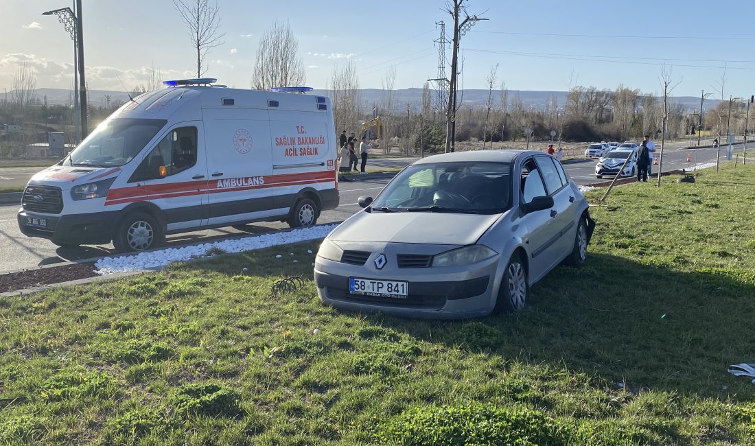 Sivas'ta iki otomobilin çarpıştığı