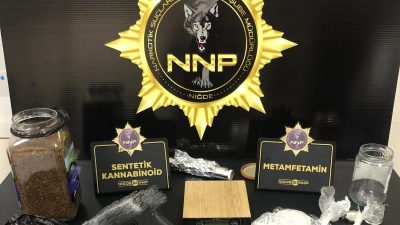 Niğde’de düzenlenen uyuşturucu operasyonlarında gözaltına alınan 3 zanlı tutuklandı. İl