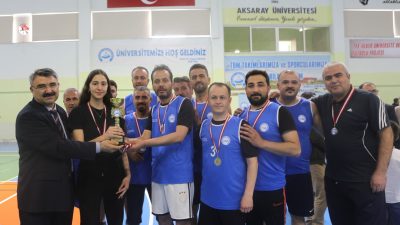 Aksaray Üniversitesi’nde düzenlenen Geleneksel Spor Şenlikleri kapsamında gerçekleştirilen voleybol turnuvası,