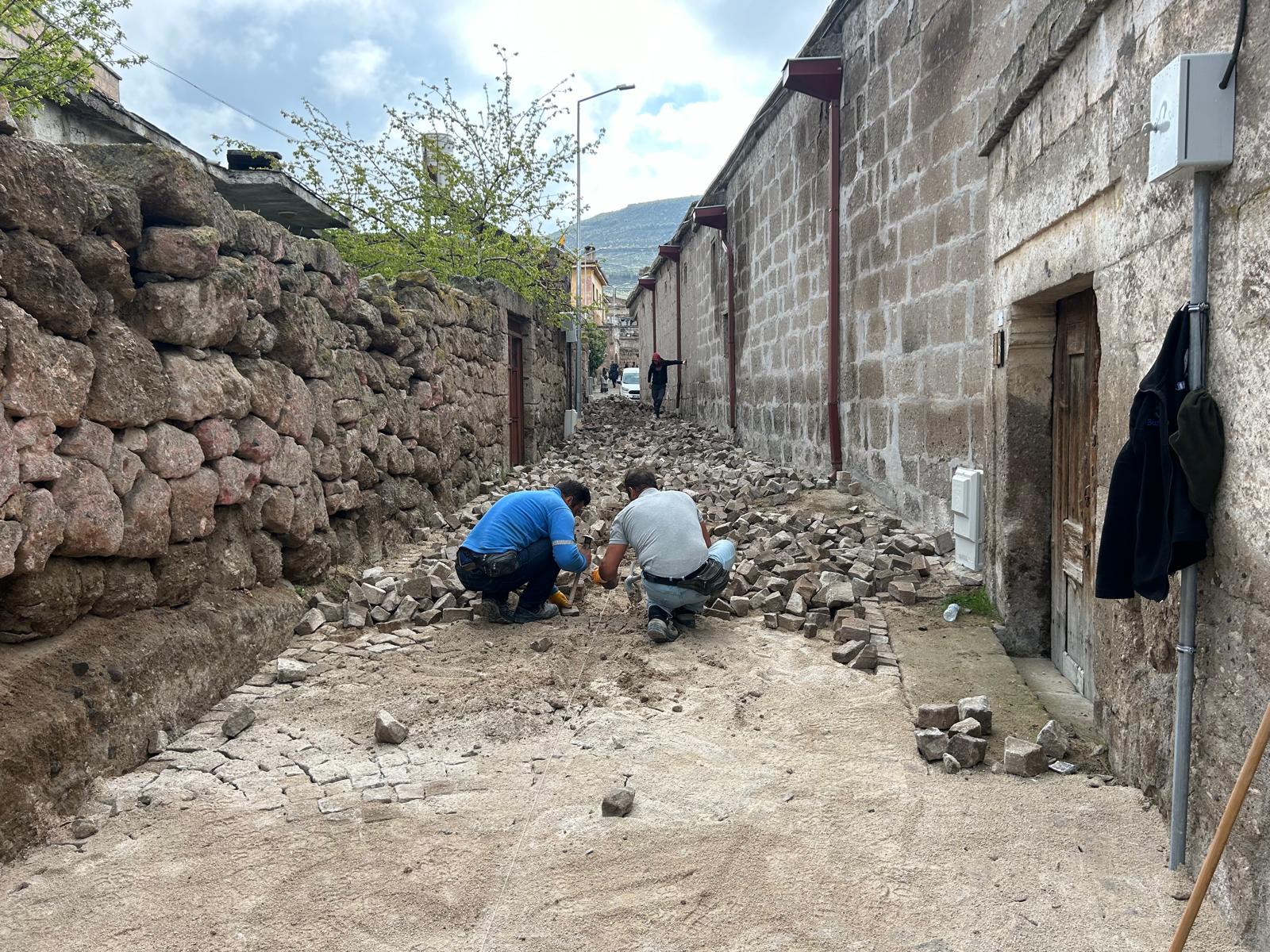 Güzelyurt’ta altyapı ve çevre düzenleme çalışmaları devam ediyor