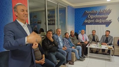 Aksaray Eğitim-Bir-Sen Şube Başkanı Murat Görmez, işyeri temsilcileriyle bir araya