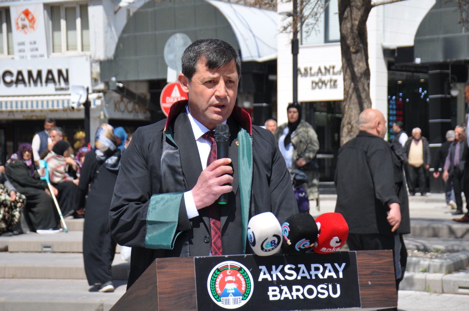 Aksaray’da Avukatlar Günü kutlandı: “Hiçbir otoriteye boyun eğmeyiz!”
