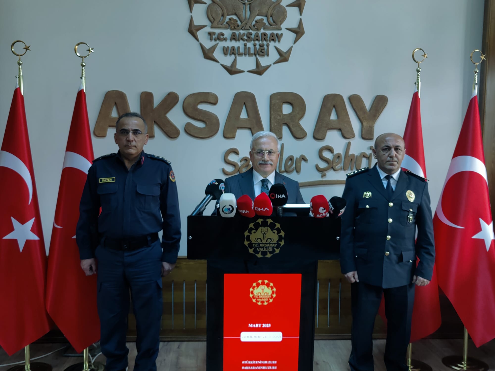 Aksaray’da asayiş toplantısı: Terör, uyuşturucu ve organize suçlara karşı sert adım!