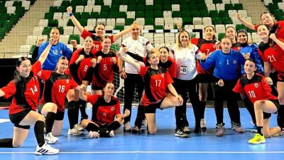 Giresun’da düzenlenen Genç Kızlar Hentbol Türkiye Şampiyonası’na katılan Aksaray Belediyespor,
