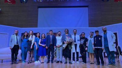 Aksaray Barosu Tiyatro Topluluğu, sahne sanatlarına unutulmaz bir katkı sundu.
