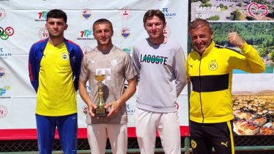 Muğla’nın Dalaman ilçesinde düzenlenen Türkiye Tenis Şampiyonası’nda Aksaraylı sporcular büyük