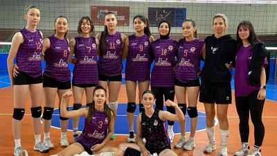 Bölgesel Kadınlar Voleybol 2. Lige Yükselme Müsabakaları'nda çıktığı ilk iki