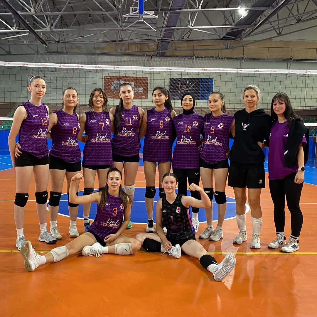 Bölgesel Kadınlar Voleybol 2. Lige Yükselme Müsabakaları'nda çıktığı ilk iki