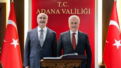Aksaray Valisi Mehmet Ali Kumbuzoğlu, Adana Valisi Yavuz Selim Köşger’i