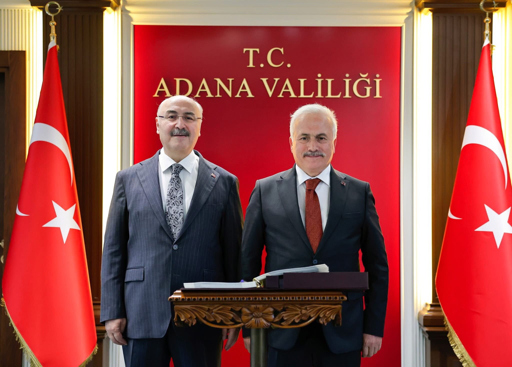 Aksaray Valisi Mehmet Ali Kumbuzoğlu, Adana Valisi Yavuz Selim Köşger’i