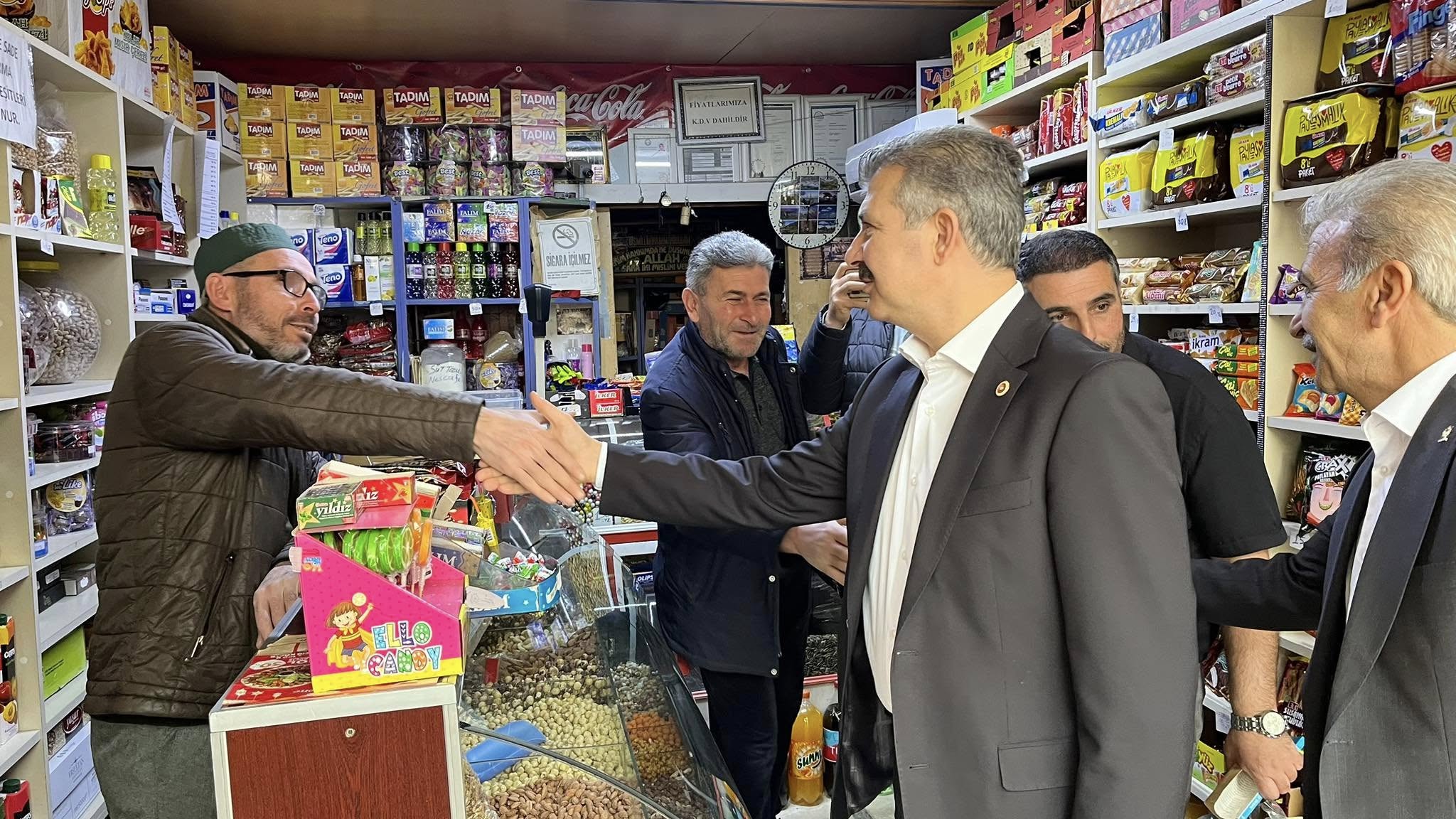 Milletvekili Altınsoy’dan esnaf ziyareti: “Her zaman yanınızdayız”