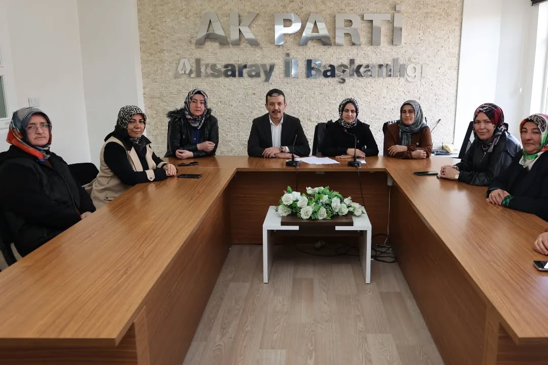 İl Başkanı Aktürk, Kadın Kolları Yönetim Kurulu toplantısına katıldı