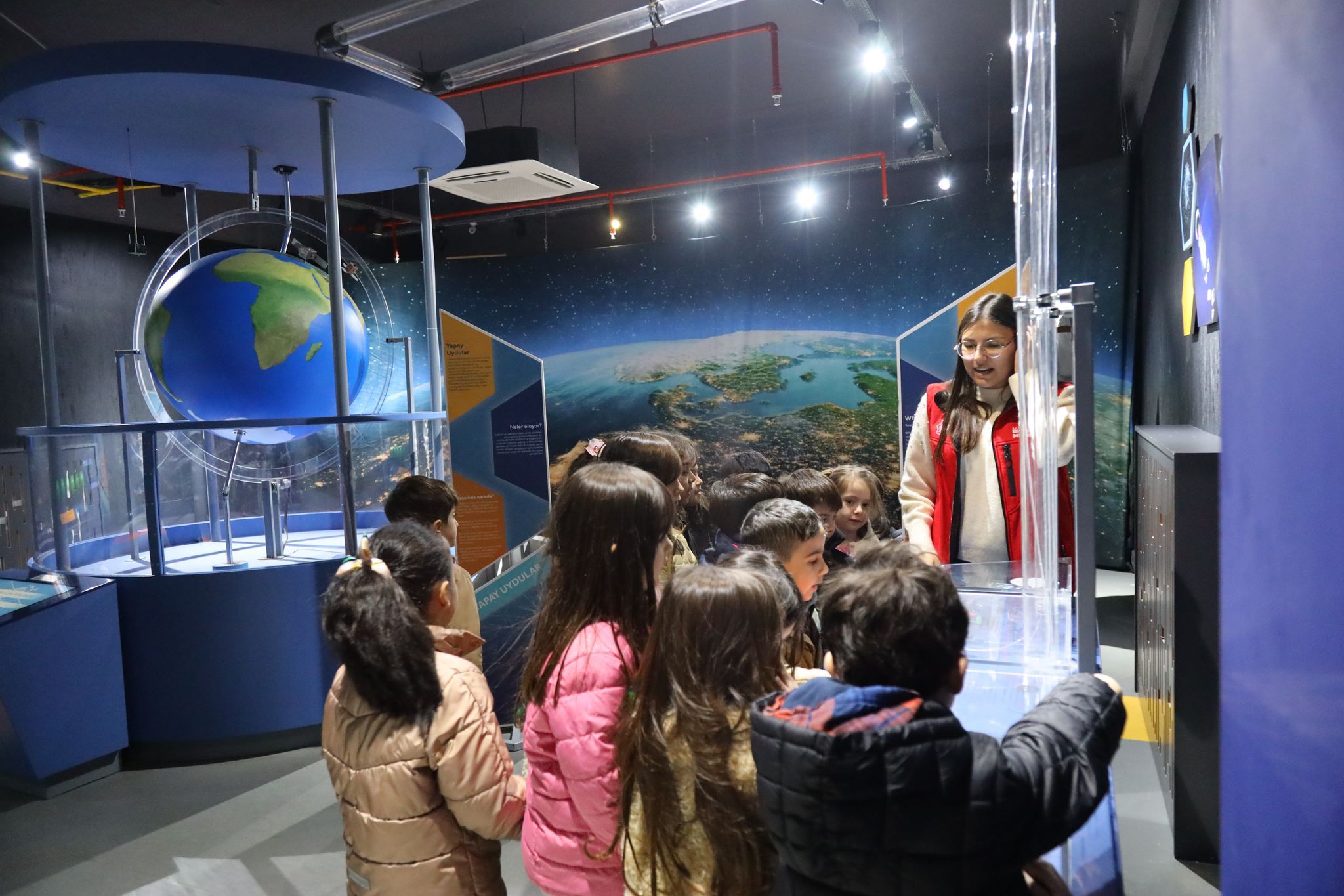 Aksaray Belediyesi, minik bilim insanlarını ağırladı