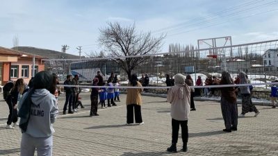 Aksaray Üniversitesi Gülen Yüzler Topluluğu, Şalvarlı Sultanlar Takımı ile gerçekleştirdiği