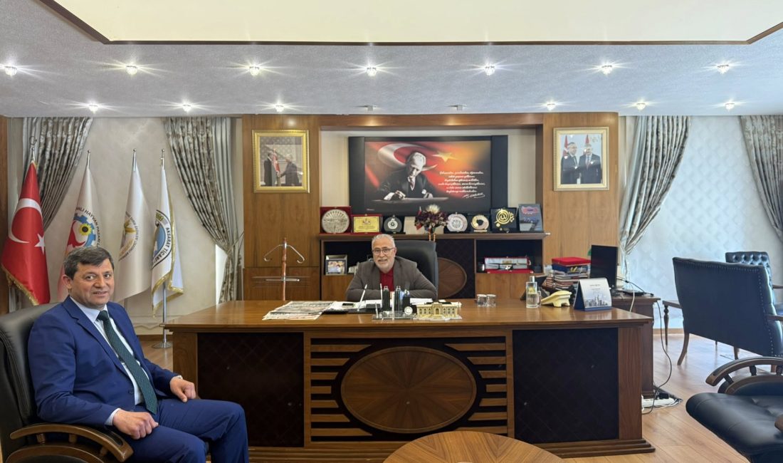 Aksaray Baro Başkanı Mevlüt Düzgün, Aksaray Ticaret Borsası’na nezaket ziyaretinde