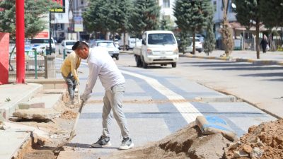 Aksaray Belediyesi, Acem Caddesi’nde yürüttüğü karo yenileme çalışmalarıyla daha sağlam,