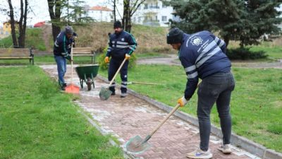 Aksaray Belediyesi, il genelindeki parkları temizleyerek, yeşil alanları titizlikle koruyor.