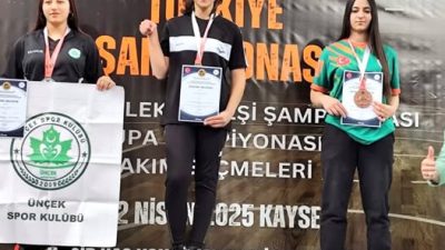 Aksaray’ın Sezai Karakoç Ortaokulu öğrencisi Gülistan Gönen, Kayseri’de düzenlenen Yıldızlar