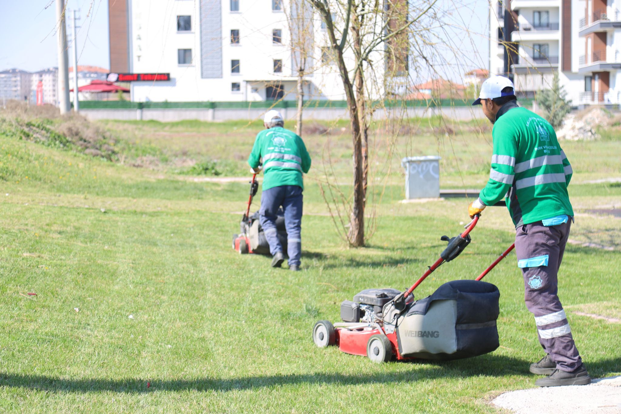 Aksaray Belediyesi’nden parklara bahar dokunuşu