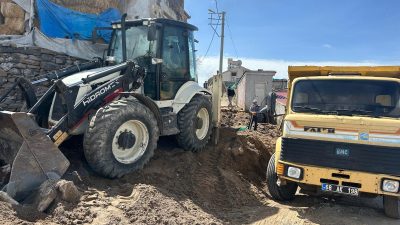 Güzelyurt Belediyesi, Akyamaç Mahallesi’nde dar ve kayma riski taşıyan sokaklarda