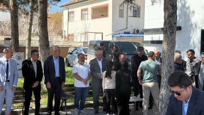 Demirci Belediyesi, Ramazan Bayramı kapsamında belediye binasında bayramlaşma programı düzenledi.