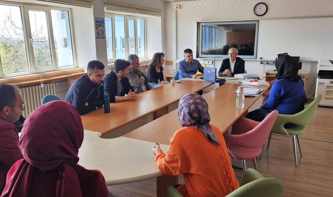 Eğitim-Bir-Sen Aksaray Şube Başkanı Murat Görmez, şehir genelindeki okul ziyaretlerine