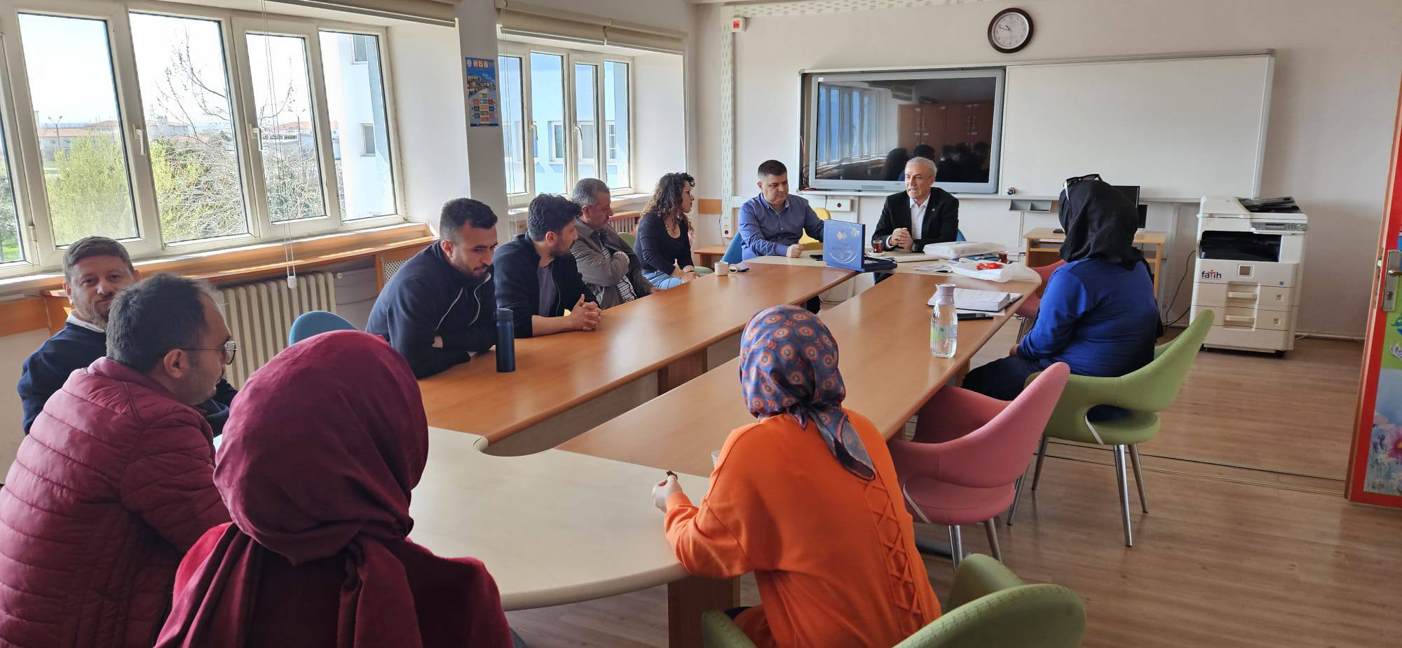 Eğitim-Bir-Sen Aksaray Şube Başkanı Murat Görmez, şehir genelindeki okul ziyaretlerine