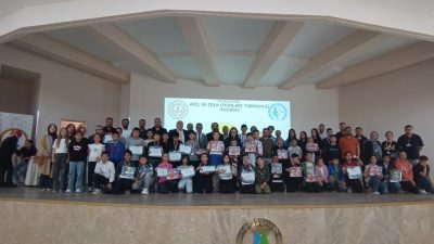 Aksaray’da düzenlenen Türkiye Akıl ve Zekâ Oyunları İl Turnuvası’nda öğrenciler,