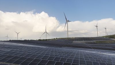 Türkiye'nin lisanslı elektrik üretimi şubatta önceki yılın aynı ayına göre