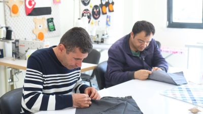Aksaray Belediyesi Engelsiz Yaşam Merkezi’nde özel gereksinimli bireyler için eğitimden