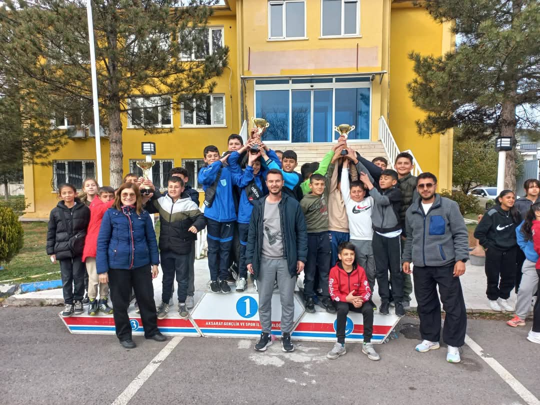 Eskilli sporcular atletizmde büyük başarıya imza attı 