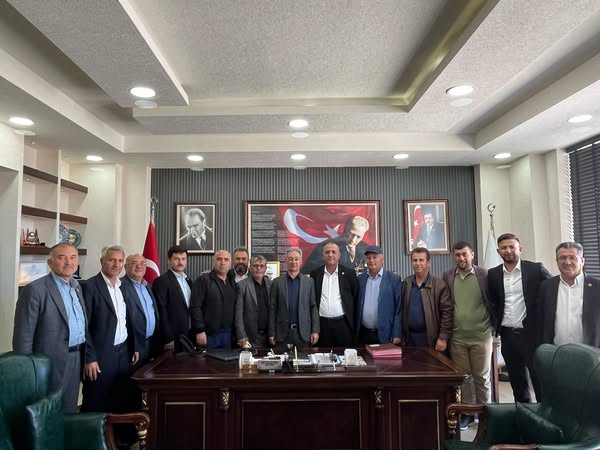 Eskil Belediye Başkanı muhtarlarla bir araya geldi