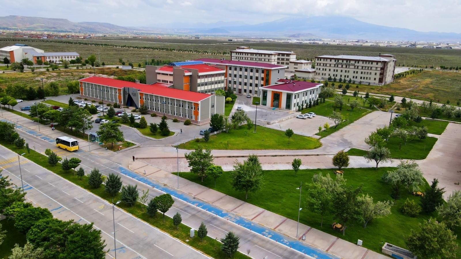 Aksaraylı gençler bilimle parladı: 21 Proje TÜBİTAK’tan destek aldı