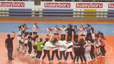 Aksaray’ı temsilen Okul Sporları Yıldız Kız Hentbol Türkiye Şampiyonası’na katılan