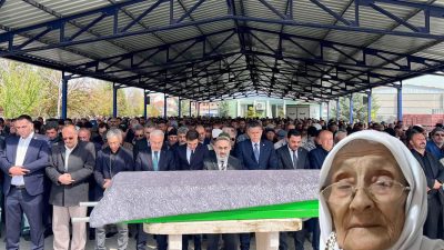 Eskil Belediye Başkanı Mustafa Zavlak’ın annesi Nail’e Zavlak dualar eşliğinde