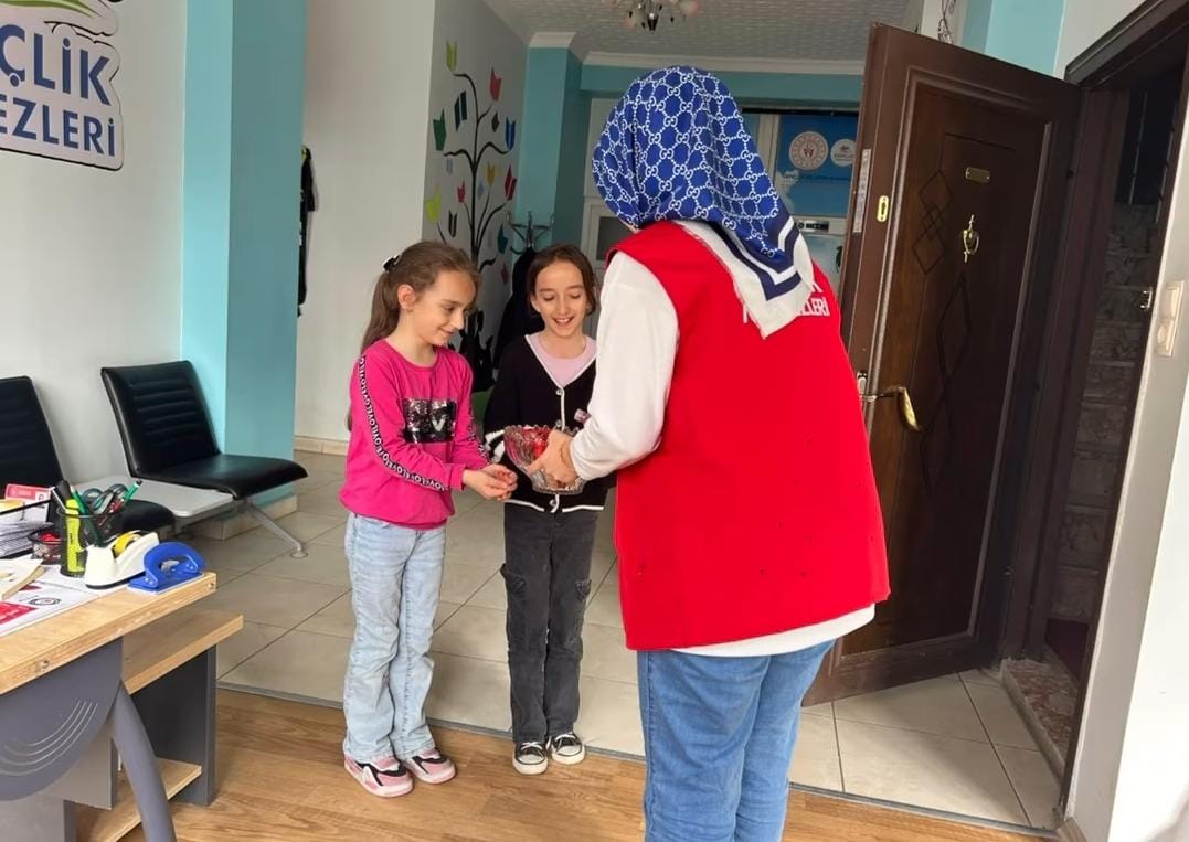 Gülağaç’ta bayram dönüşü gençlerle bayramlaşıldı