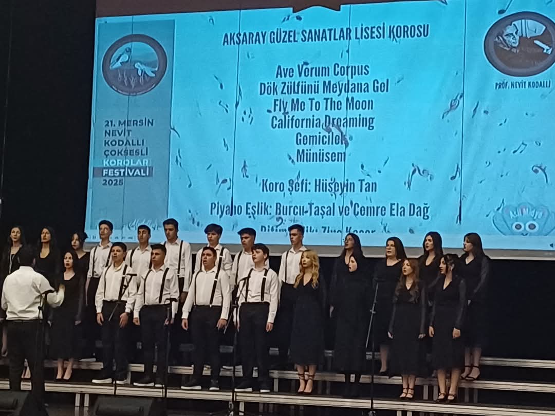 Aksaray Güzel Sanatlar Lisesi, 21. Çoksesli Korolar Festivali’nde etkileyici performans sergiledi 