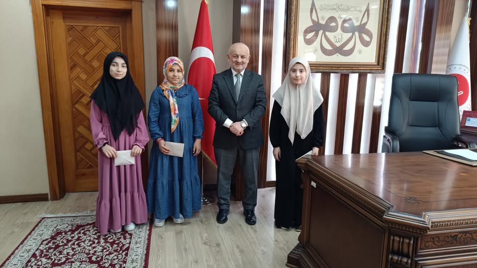 1 yılda hafız olan öğrenciler, İl Müftüsü tarafından ödüllendirildi