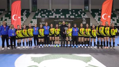 Giresun’da düzenlenen Genç Kızlar Hentbol Türkiye Şampiyonası’nda Aksaray Belediyespor, gösterdiği