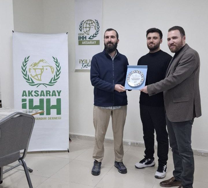 Aksaray İnsani Yardım Derneği Genç İHH birimi başkanlık görevinde bayrak