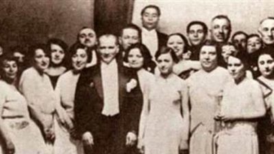 Kadınların siyasal haklar elde etme sürecinin, dünya genelinde farklı tarihlerde