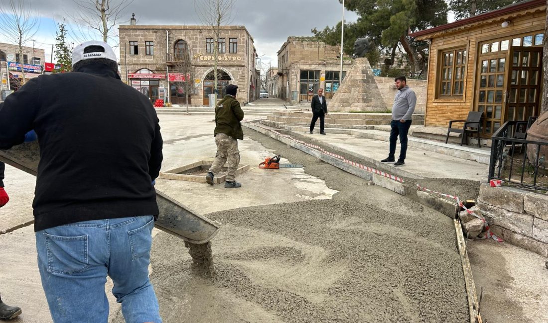 Güzelyurt İlçesi’ndeki çarşı meydanı ve çevresinde devam eden meydan düzenleme