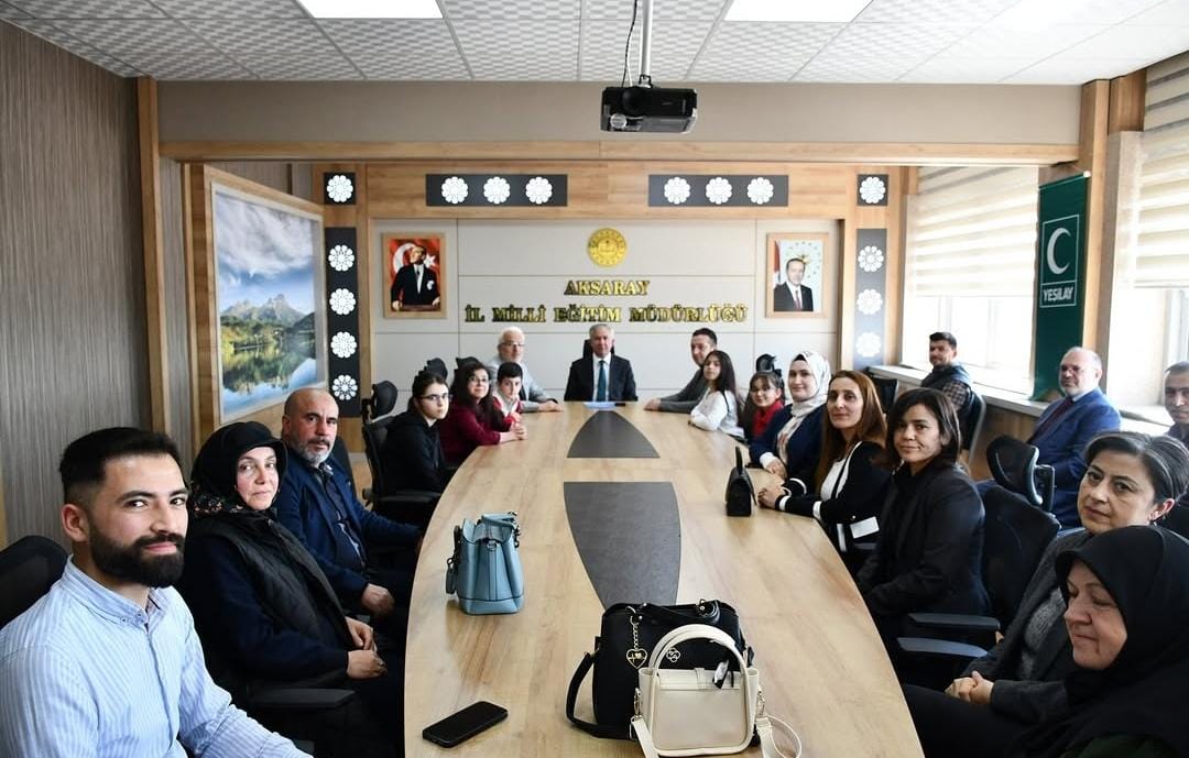 Sağlıklı nesiller için yarıştılar, İl Müdüründen tebrik aldılar