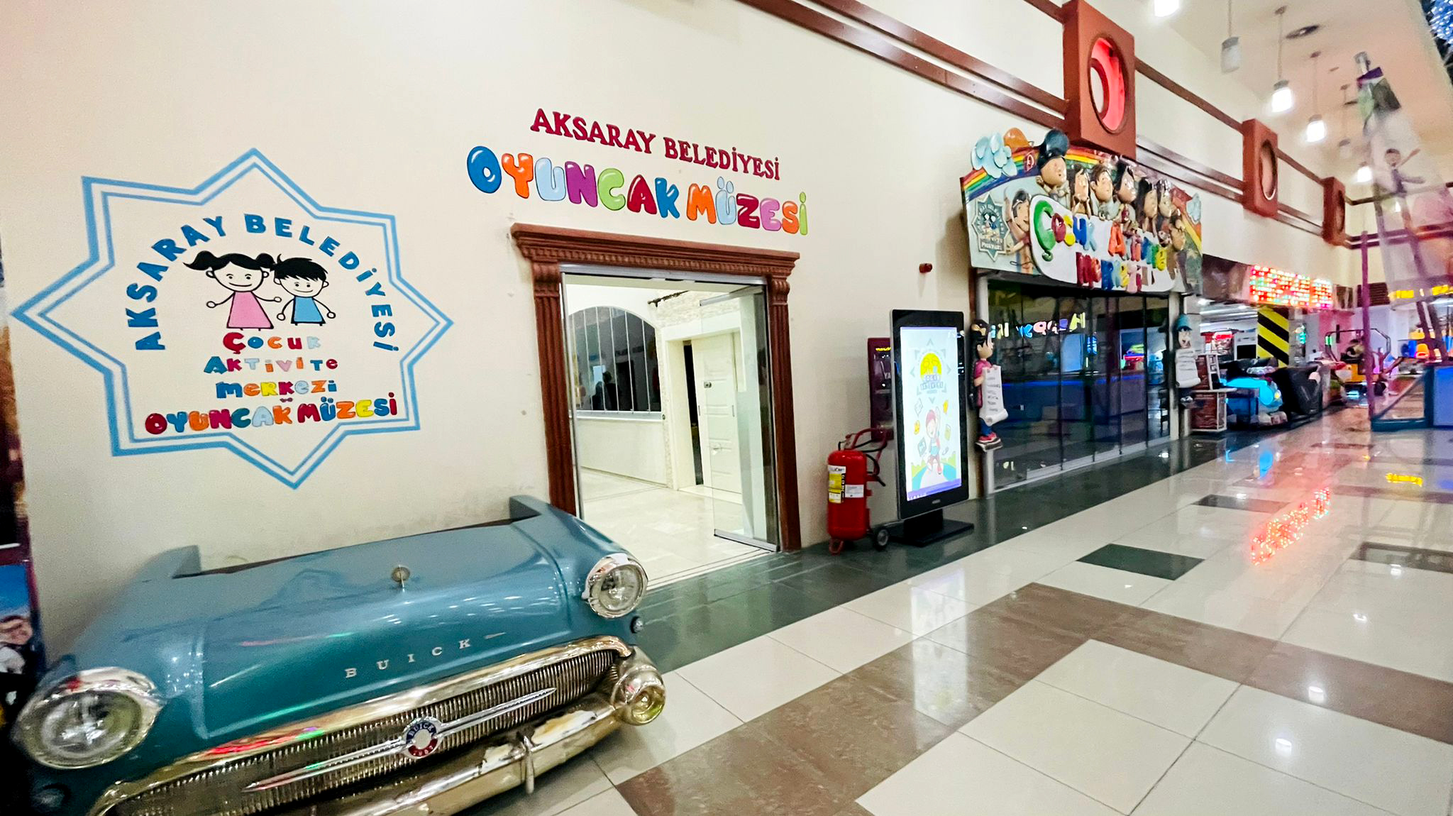 Aksaray’da Park Site AVM’de yer alan Çocuk Aktivite Merkezi, çocuklar