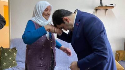 Ortaköy Kaymakamı Ahmet Karatepe, beraberinde İlçe Jandarma Komutanı ve İlçe