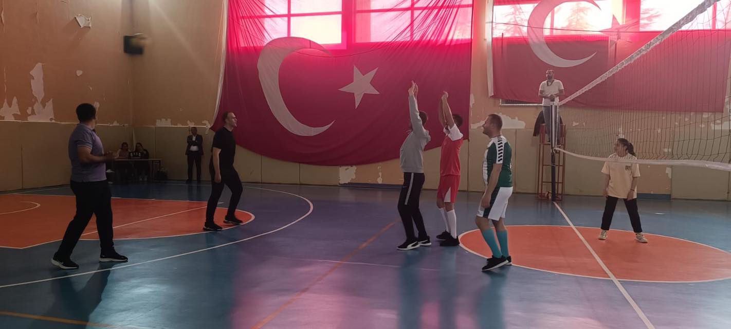Belediye voleybol takımından ikinci galibiyet: Yarı final bileti cepte