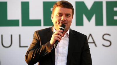 Aksaray Belediyesi, “Milletle Bütünleşen Belediyecilik” anlayışıyla yürüttüğü çalışmalar kapsamında vatandaşlarla