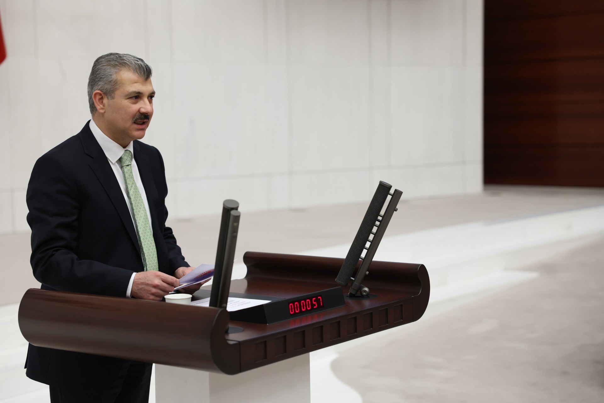 Altınsoy, “1 Mayıs İşçi Bayramı, barışın gelişmesine katkı sağlayacağına inandığım bir gündür”