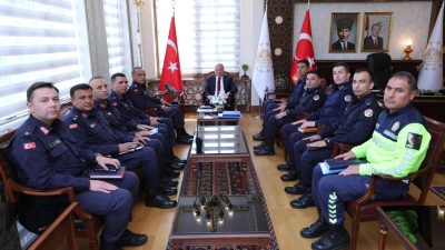 Aksaray Valisi Mehmet Ali Kumbuzoğlu, İl Jandarma Komutanı J. Alb.